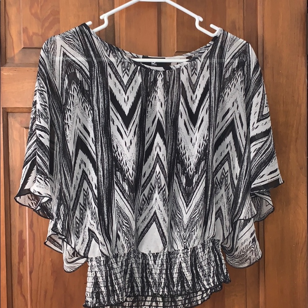 Flowy but fitted beautiful blouse!